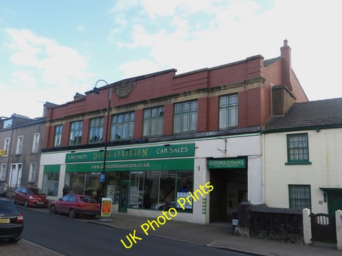 Photo 12x8 car showroom - photo,